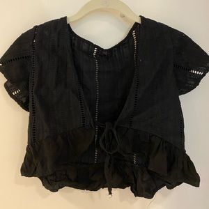Black short sleeve tie top!